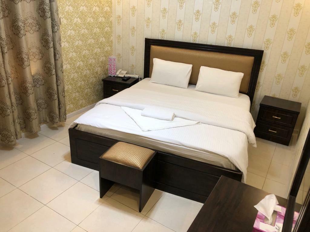 Tvs Hotel Dubai Eksteriør billede